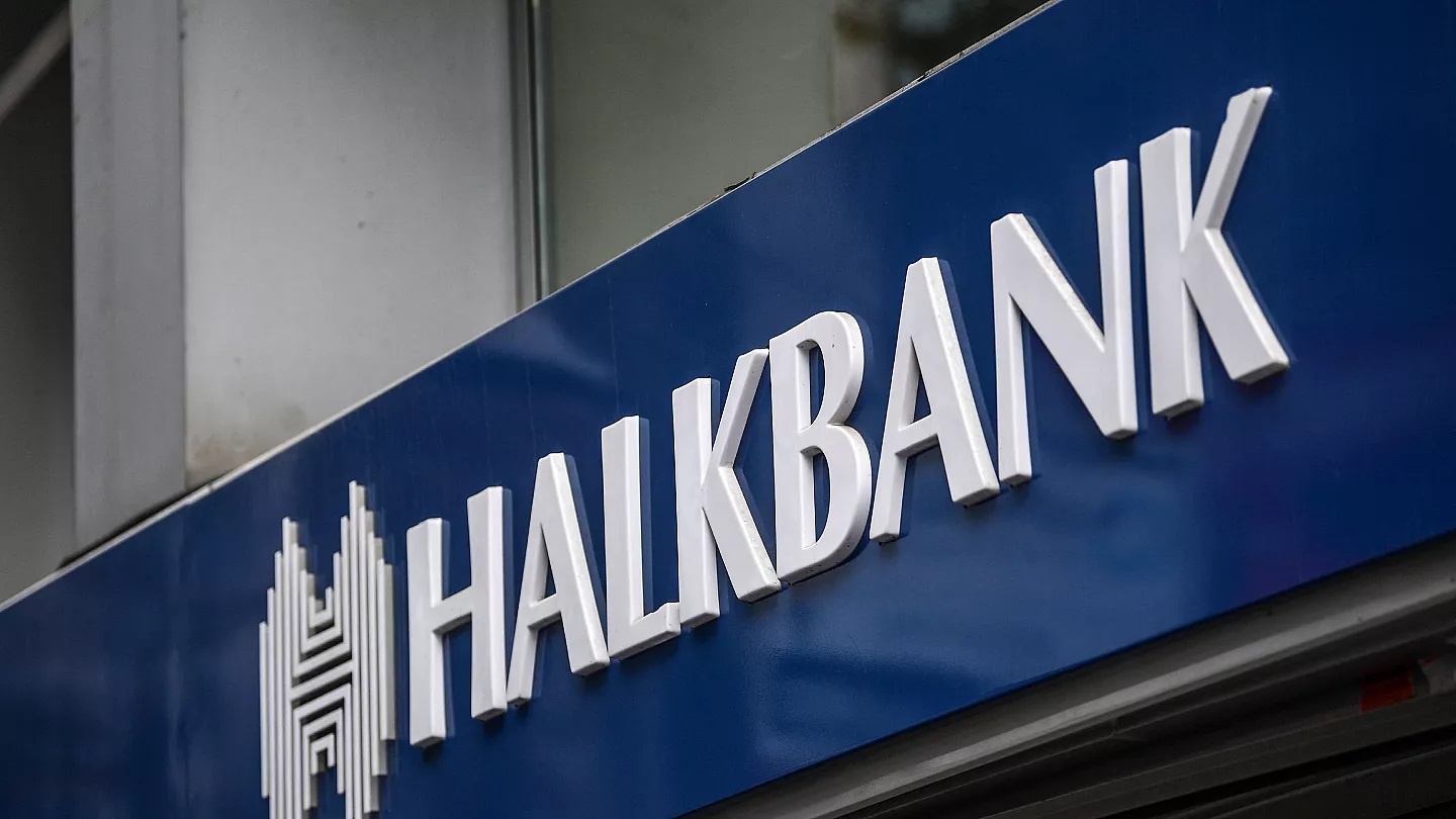 Halkbank'tan Yılbaşına Özel Dev Destek! Faizsiz 500.000 TL İçin Şartlar Kaldırıldı